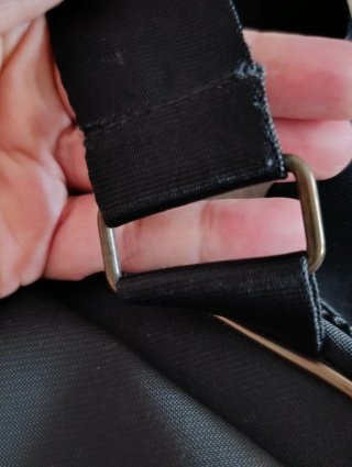 Bolso Negro Mango con múltiples bolsillos