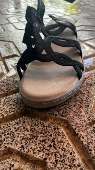 Sandalias negras de tiras