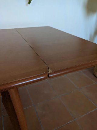 Mesa extensible de madera