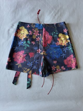 Falda pantalón floral con cordones