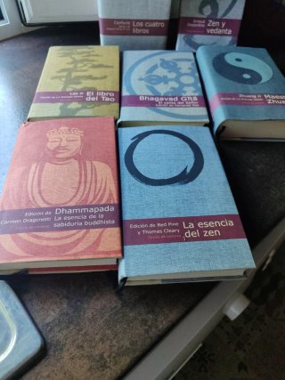 Lote de siete libros sabiduría oriental