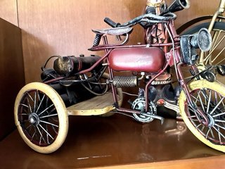 Lote 8 Maquetas vintage de ocho vehículos clásicos
