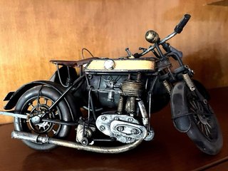 Lote 8 Maquetas vintage de ocho vehículos clásicos