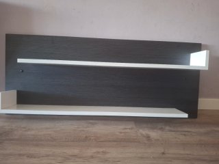 Mueble TV blanco con estantería