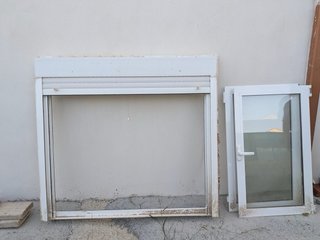 Ventana de aluminio con persiana