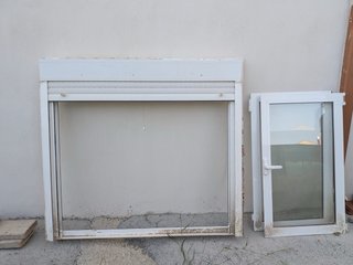 Ventana de aluminio con persiana