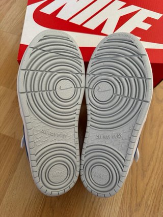 Zapatillas Nike Blancas y Azules