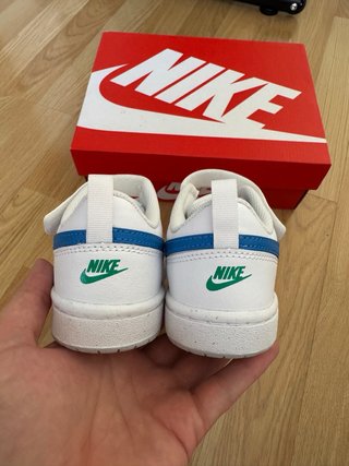 Zapatillas Nike Blancas y Azules