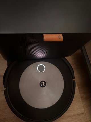 iRobot Roomba j7+ con base autovaciado