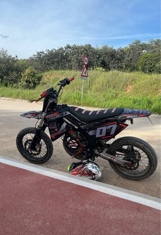 Se vende o se cambia por moto de cross o enduro
