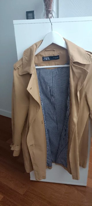 Trench corta Zara Beige