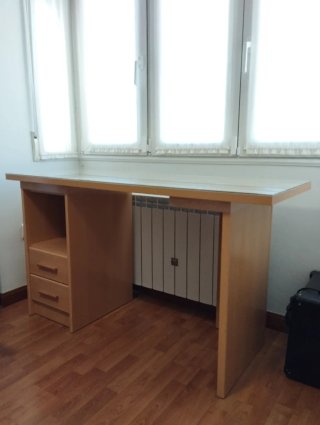 Escritorio de madera