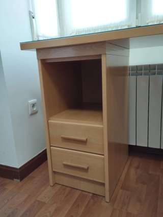 Escritorio de madera