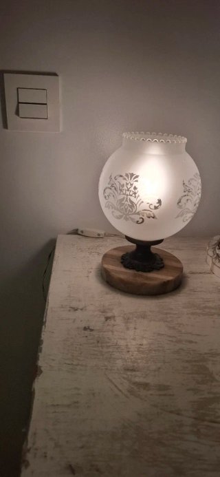 Lámpara de mesa antigua cristal y marmol. 21 cm al