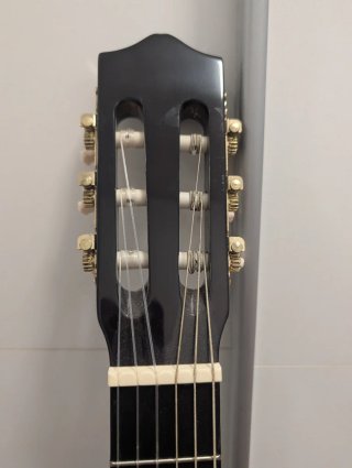 Guitarra Clásica Stagg para Zurdos