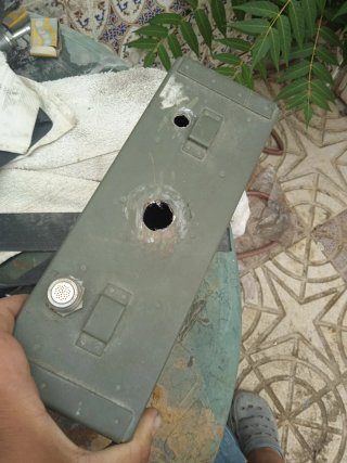Lote boina, gorra y parches caja hermética