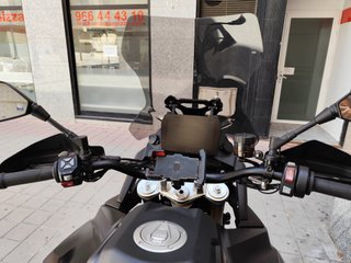VOGE 900 DSX Negra y Dorada