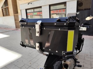 VOGE 900 DSX Negra y Dorada