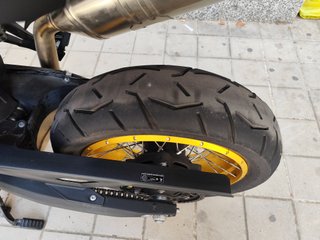 VOGE 900 DSX Negra y Dorada