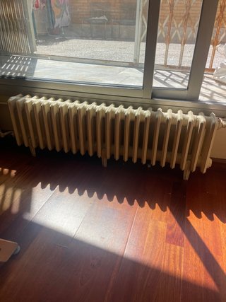 Radiador de gas antiguo beige