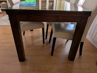 Mesa Banak madera y 4 sillas extensible.