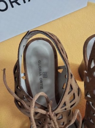 Sandalias Gloria Ortiz Ante Talla 38