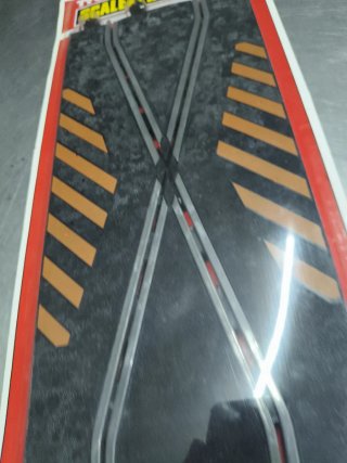 Scalextric cambio de carril cruce pista negra