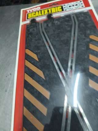 Scalextric cambio de carril cruce pista negra