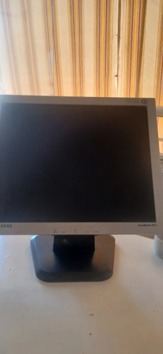 Monitor HP Compaq LA1951g  y monitor samsung