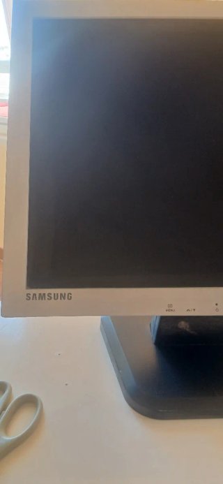 Monitor HP Compaq LA1951g  y monitor samsung