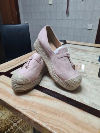 Zapatos planos rosas con cuña
