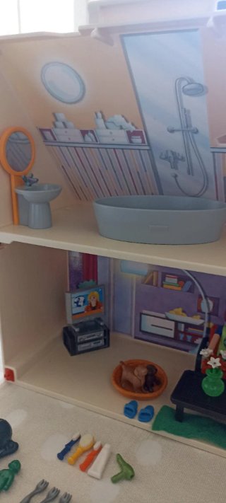 Casa Playmobil con figuras y accesorios