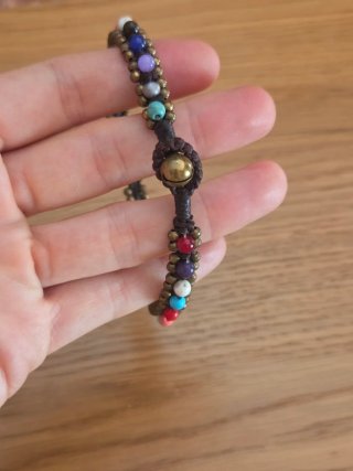 Tobillera de colores con abalorios