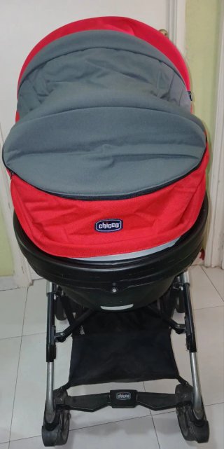 Silla de coche Chicco roja y gris