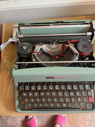 Máquina de escribir Olivetti Lettera 32