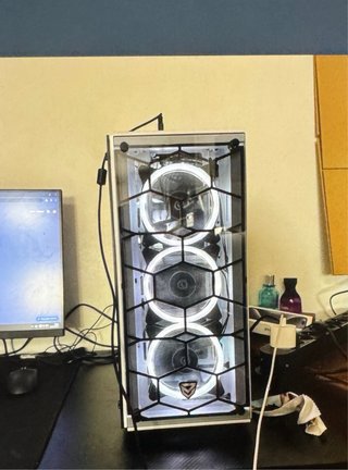 PC Gamer con luces RGB