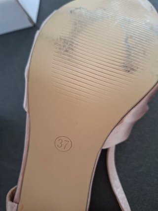 Sandali raso rosa cipria con tacco