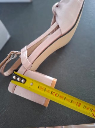 Sandali raso rosa cipria con tacco