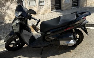 Honda SH 300i Scoopy Negra