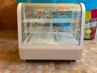 Vitrina Pastelera Refrigerada Blanca