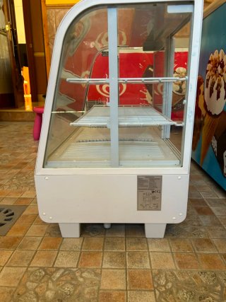 Vitrina Pastelera Refrigerada Blanca