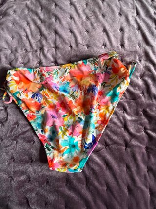 Bikini Estampado Floral Donna's Equivsle a una 95C