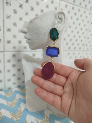 Pendientes largos con gemas