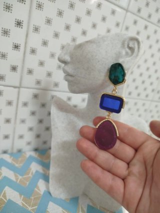 Pendientes largos con gemas