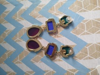 Pendientes largos con gemas
