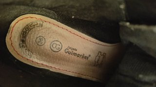 Botines negros con plataforma y tacón
