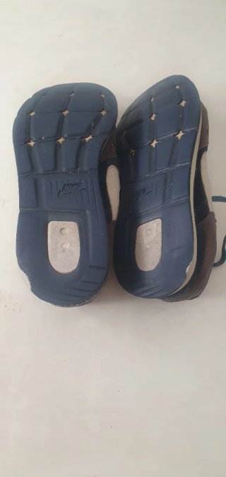 Zapatillas Nike Venture Runner  42