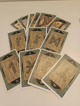Oráculo de las Runas - Cartas tarot