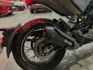 Husqvarna Svartpilen 401 Negra/Marrón