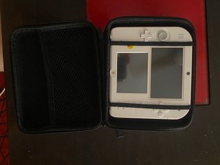 Nintendo 2DS Blanca + Funda + Tomodachi Life